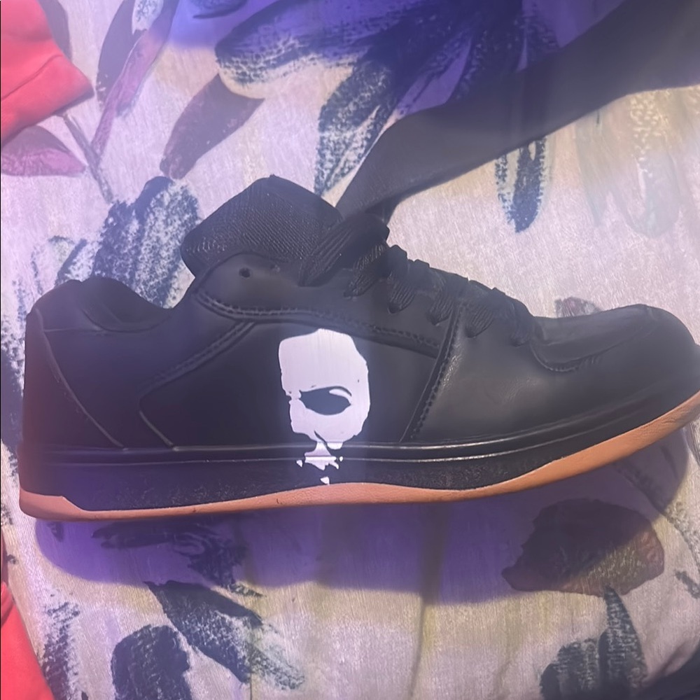 size 10 men's Michael Myers Halloween, skate shoes, Graphic Men's Shoes